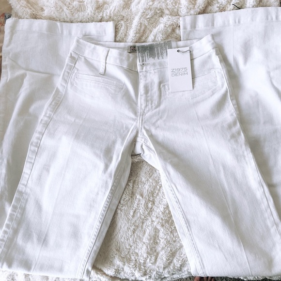 Zara Pants - Zara high waisted flare jeans